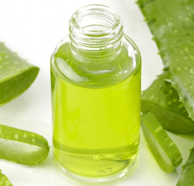 Multi-component mask for restoring facial skin with aloe vera