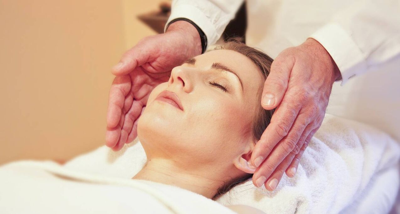 Facial contouring massage as a way to rejuvenate